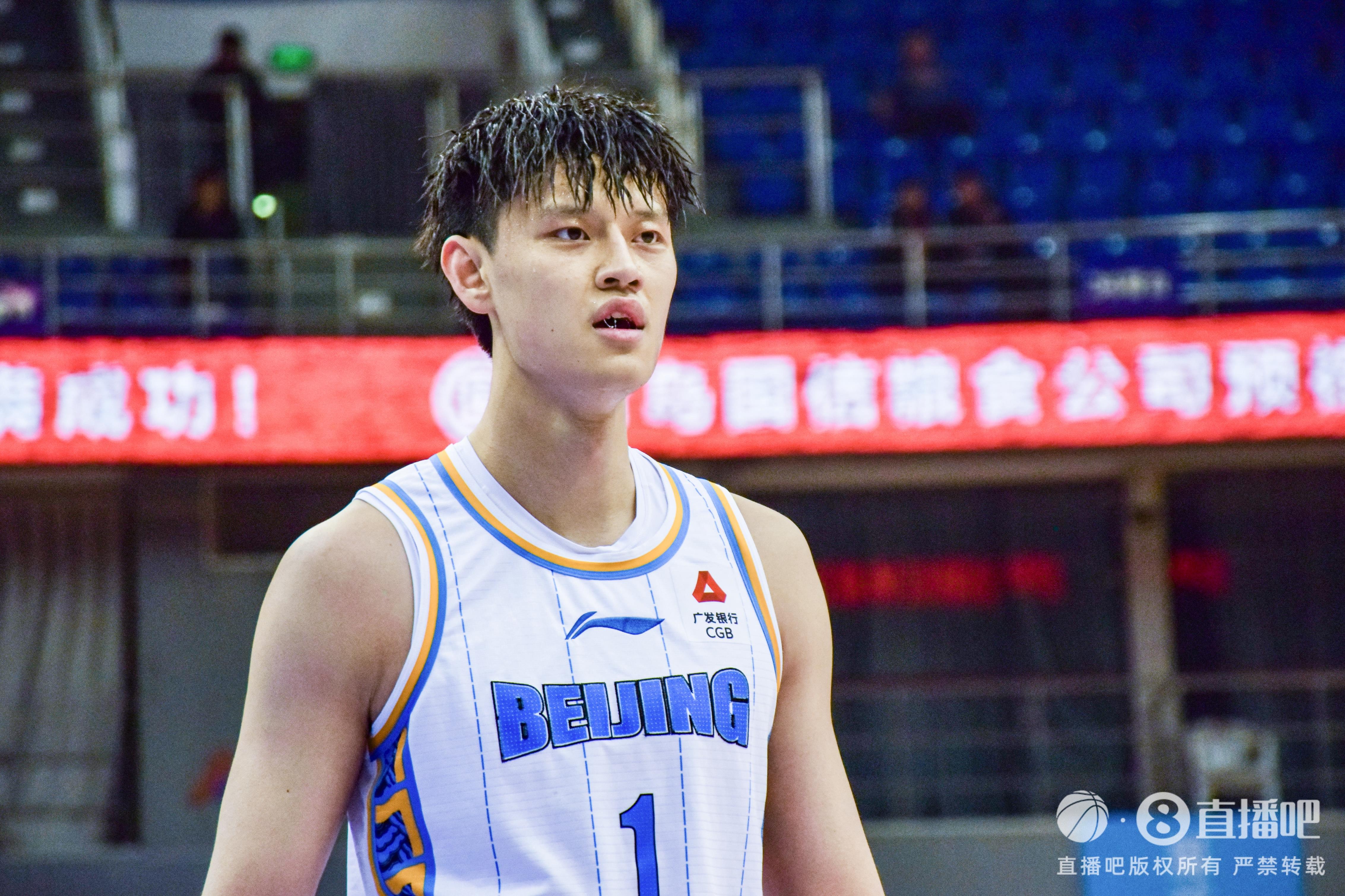 7次大帽相當(dāng)炸裂！曾凡博替補(bǔ)砍16分7板7帽 大帽絕殺遼寧！